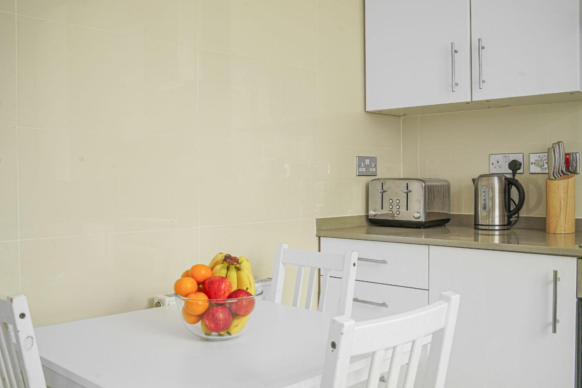 Paddington - 2Br With Balcony - Cityapartmentstay London Ngoại thất bức ảnh